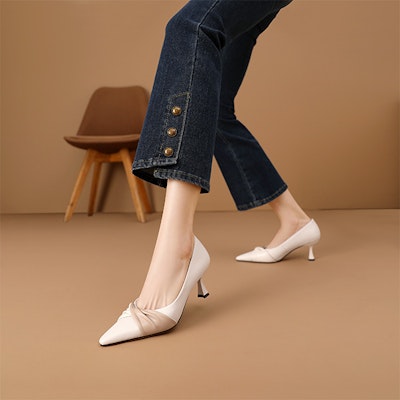 (W) Luiza Barcelos Sepatu Hak Stiletto 'Beige' XWP1SK0188 Lookbook (W) Luiza Barcelos Sepatu Hak Stiletto 'Beige' XWP1SK0188