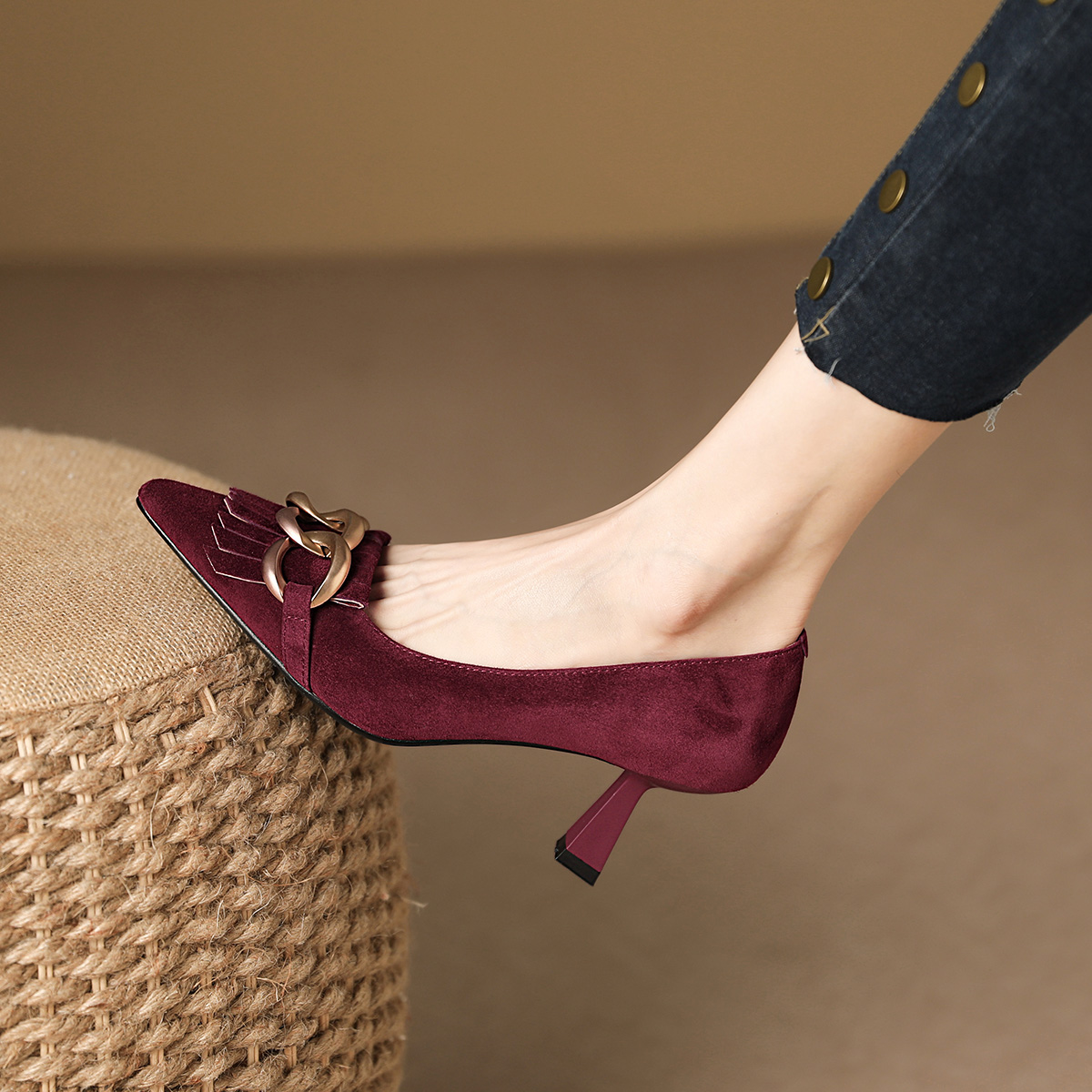 Details for (W) Luiza Barcelos Hak Tinggi Suede Jumbai Gesper Metal 'Burgundy' X900908