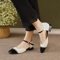 Luiza Barcelos 织物 复古搭扣瑪麗珍 休閒單鞋 2.5cm 女款 米白黑色 Purchase Luiza Barcelos 织物 复古搭扣瑪麗珍 休閒單鞋 2.5cm 女款 米白黑色