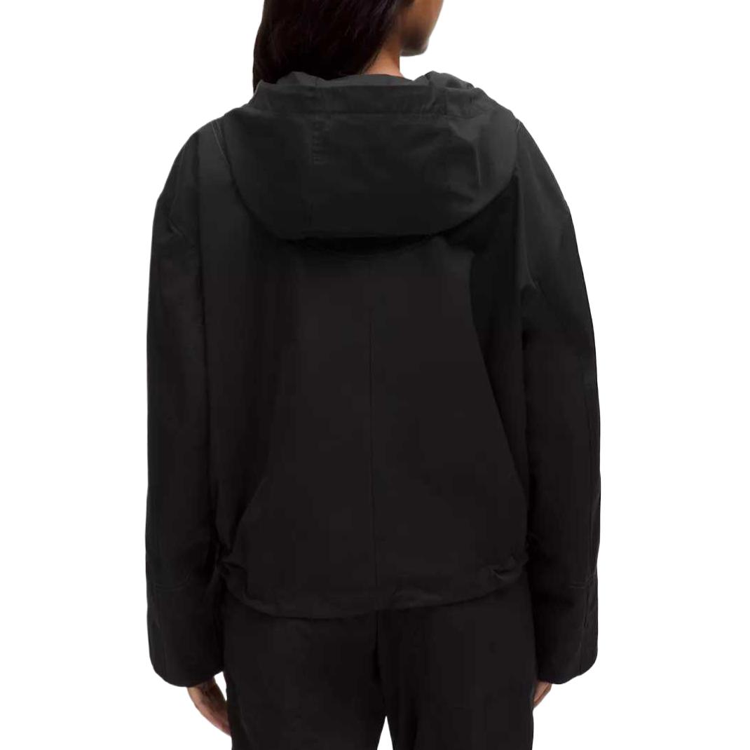 Shop (W) Chaqueta Lululemon Impermeable a Prueba de Viento con Capucha Corta. LW4CJ4S