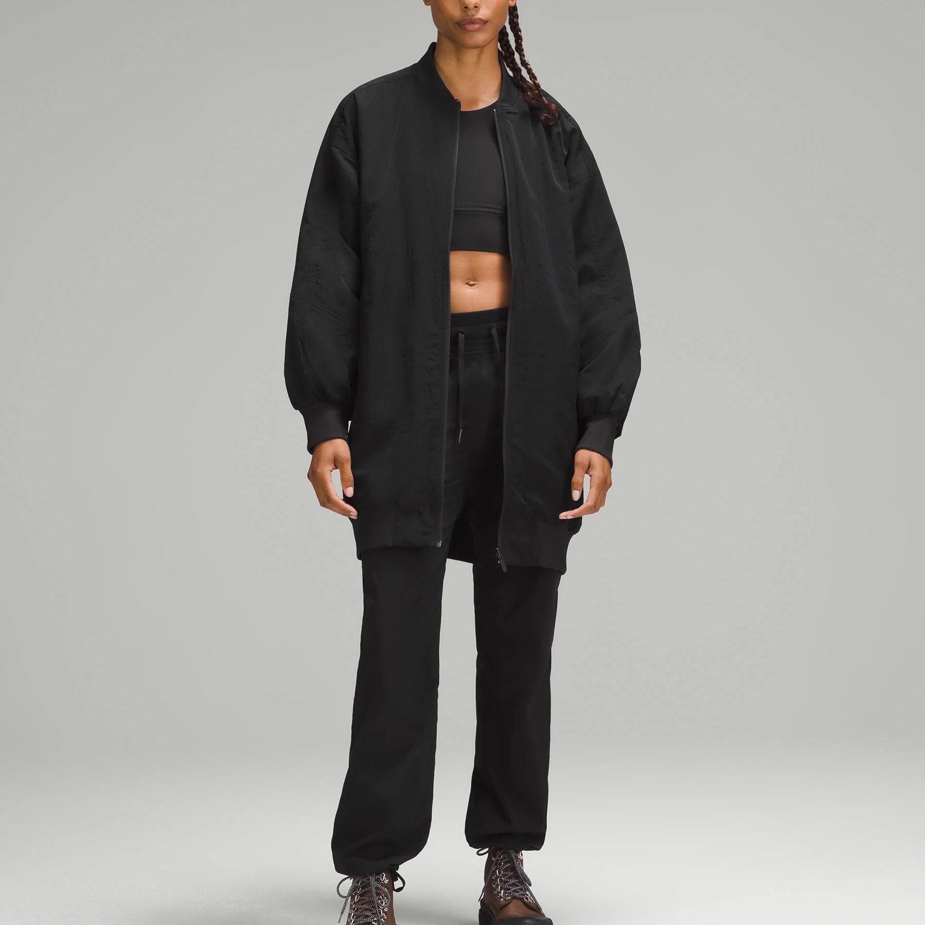 Shop (W) Lululemon 黑色双面休闲宽松版夹克 LW4CCHS