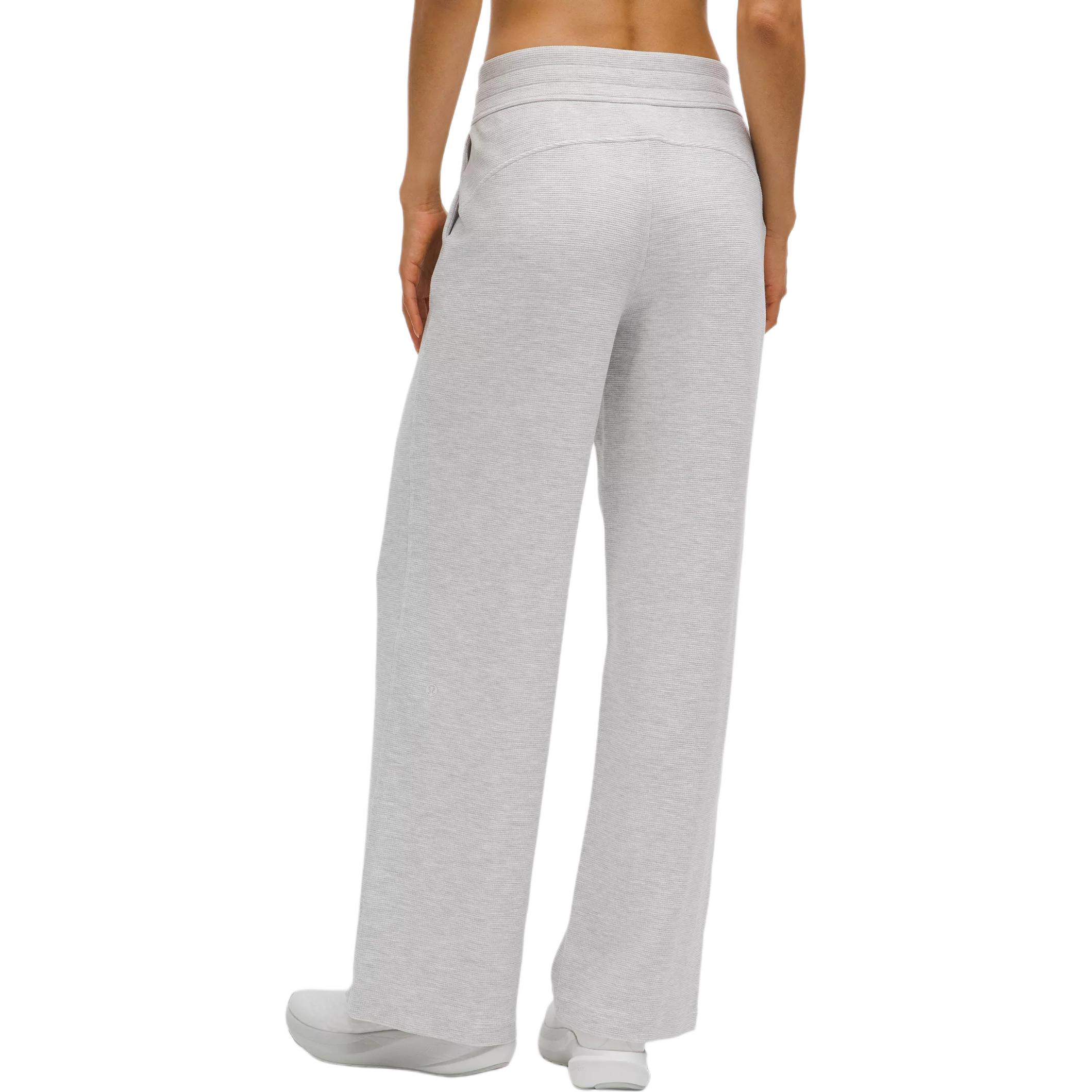 Shop (W) Lululemon女款松紧中腰宽腿运动裤 - 浮雕纹理设计。 LW5ID6A