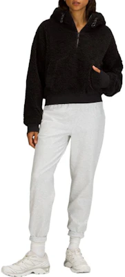 (W) 룰루레몬 솔리드 컬러 하프집 풀오버 스웻셔츠 - 편안한 핏 LW3FLRS Lookbook (W) 룰루레몬 솔리드 컬러 하프집 풀오버 스웻셔츠 - 편안한 핏 LW3FLRS