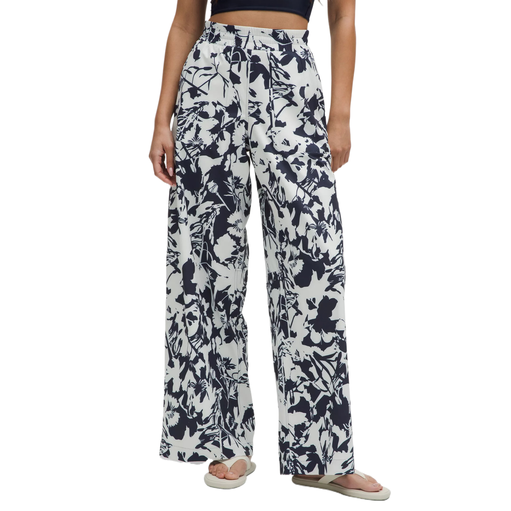 Lookbook (W) 룰루레몬 스위프트 미드라이즈 와이드 팬츠 퀵드라이 캐주얼 바지. LW5HTCS