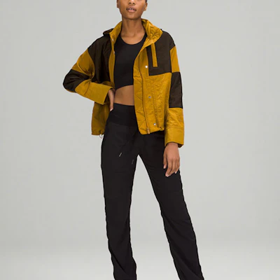 (W) Lululemon 防水Glyde™面料可收纳连帽夹克 LW4BOOS Lookbook (W) Lululemon 防水Glyde™面料可收纳连帽夹克 LW4BOOS