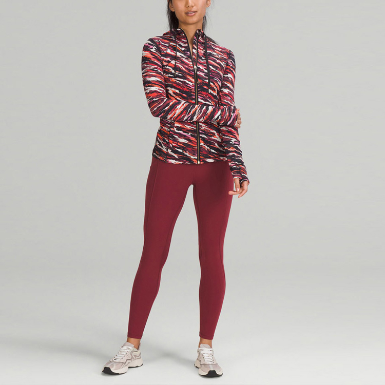 Shop (W) Chaqueta Yoga Slim Fit Camo Nulu con Capucha para Mujer de Lululemon LW4BV5S