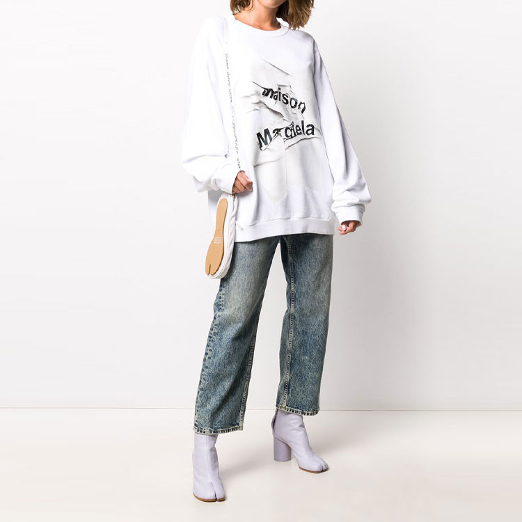 Lookbook (W) Maison Margiela Sudadera Blanca Cuello Redondo con Logo 3D Impreso S51GU0100S25322-100