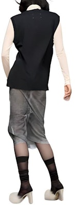 (W) Maison Margiela Kaos Tanpa Lengan Hitam Merah Muda Letter Print Crewneck S51GC0528S24575965 Purchase (W) Maison Margiela Kaos Tanpa Lengan Hitam Merah Muda Letter Print Crewneck S51GC0528S24575965