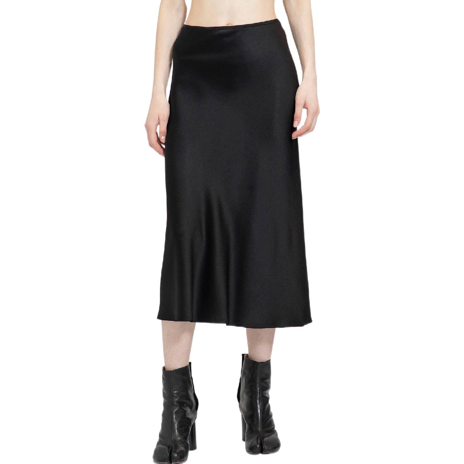 Lookbook (W) Maison Margiela 黑色缎面中长裙 FW22 休闲长裙. S51MA0486S49465-900