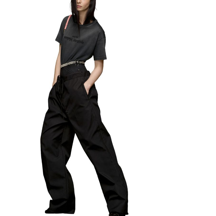 Lookbook (W) Camiseta Maison Margiela Gris Logo Oversize Cuello Redondo SS24. S51GC0526S20079970