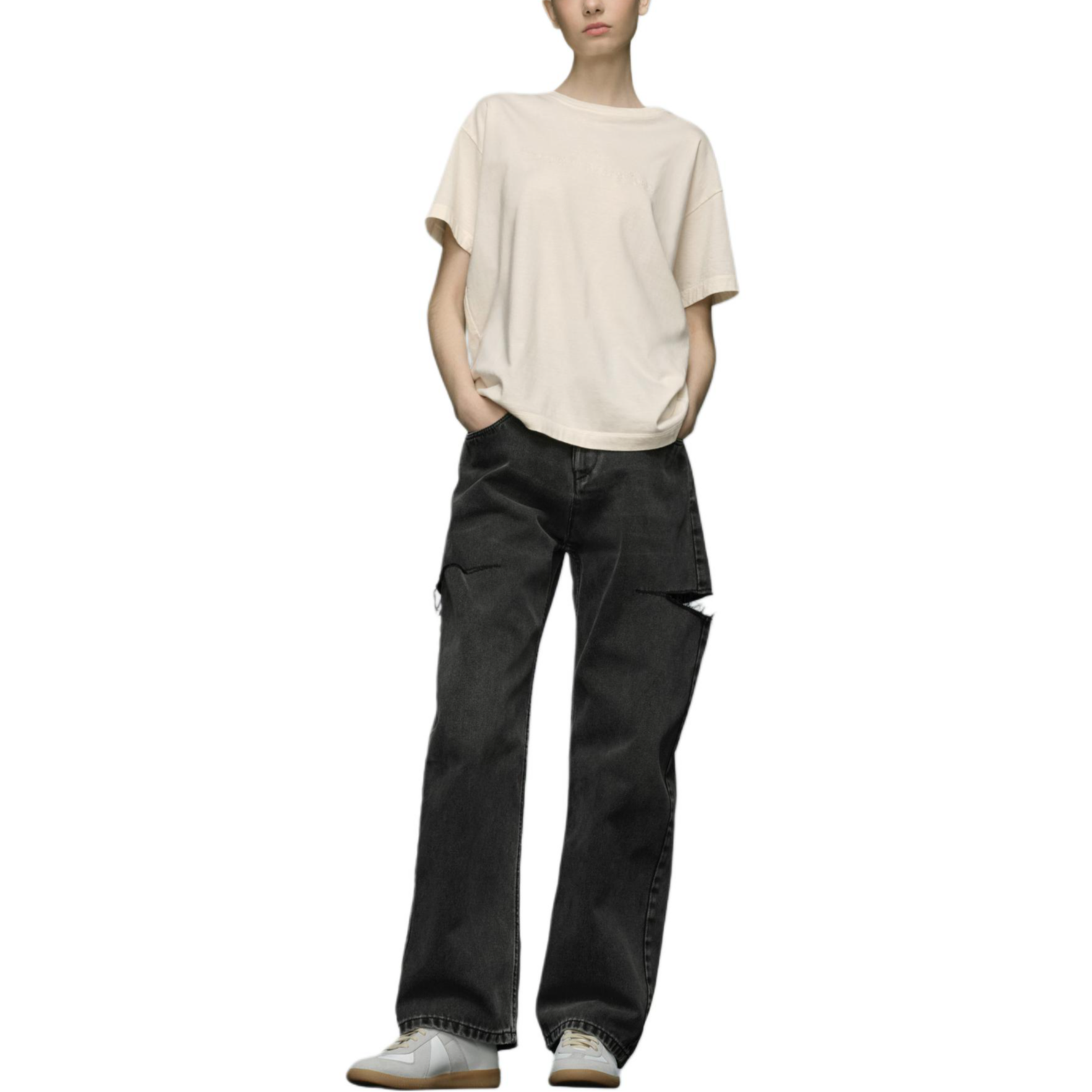 Purchase (Women) Maison Margiela  Vintage Logo Ribbed Crewneck Ivory White T-Shirt S51GC0523S20079102