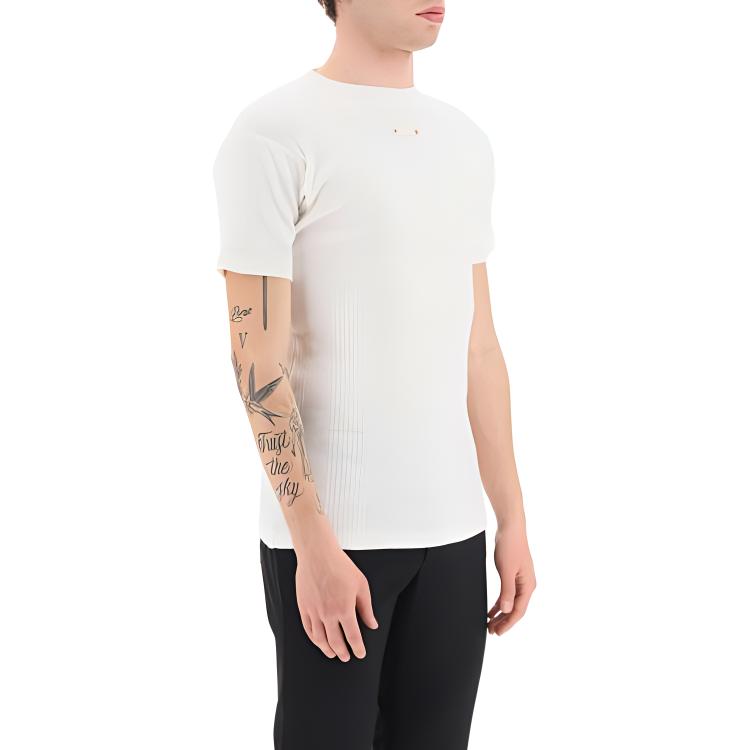 Shop (W) メゾン マルジェラ ホワイト ロゴパッチ クルーネック Tシャツ SS23 コレクション S50GC0688S24430102