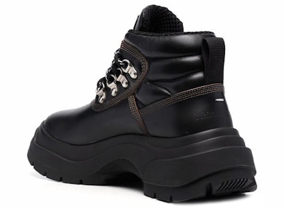 (W) 메종 마르지엘라 블랙 트렌드 앵클 부츠 S58WS0196P3744T8013 Lookbook (W) 메종 마르지엘라 블랙 트렌드 앵클 부츠 S58WS0196P3744T8013