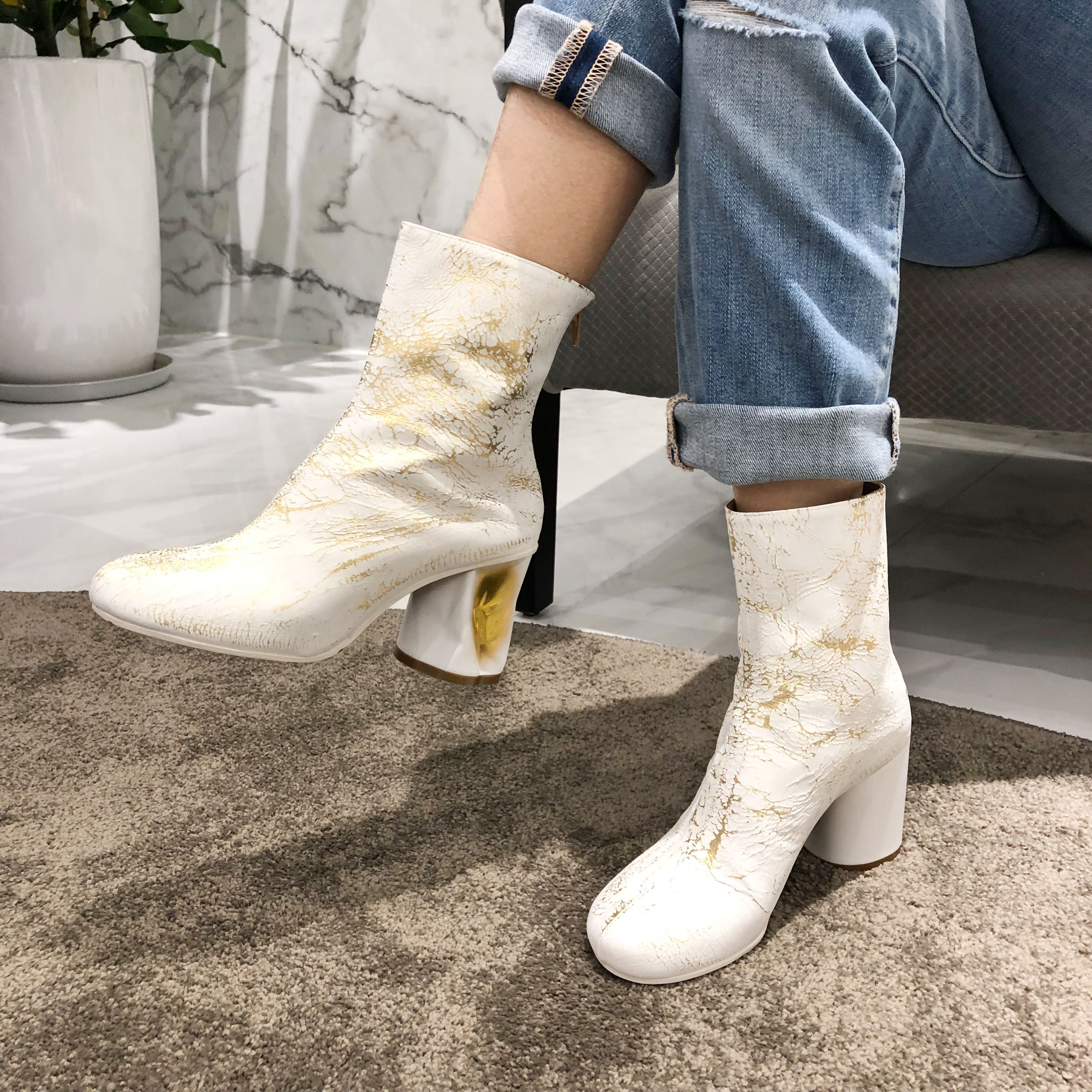 Purchase Maison Margiela 仿舊鞋跟金屬感及踝靴 女款 白色