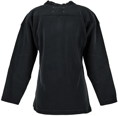 (W) Maison Margiela 黑色字母印花圓領套頭衫 S51GU0129S24650900 Lookbook (W) Maison Margiela 黑色字母印花圓領套頭衫 S51GU0129S24650900