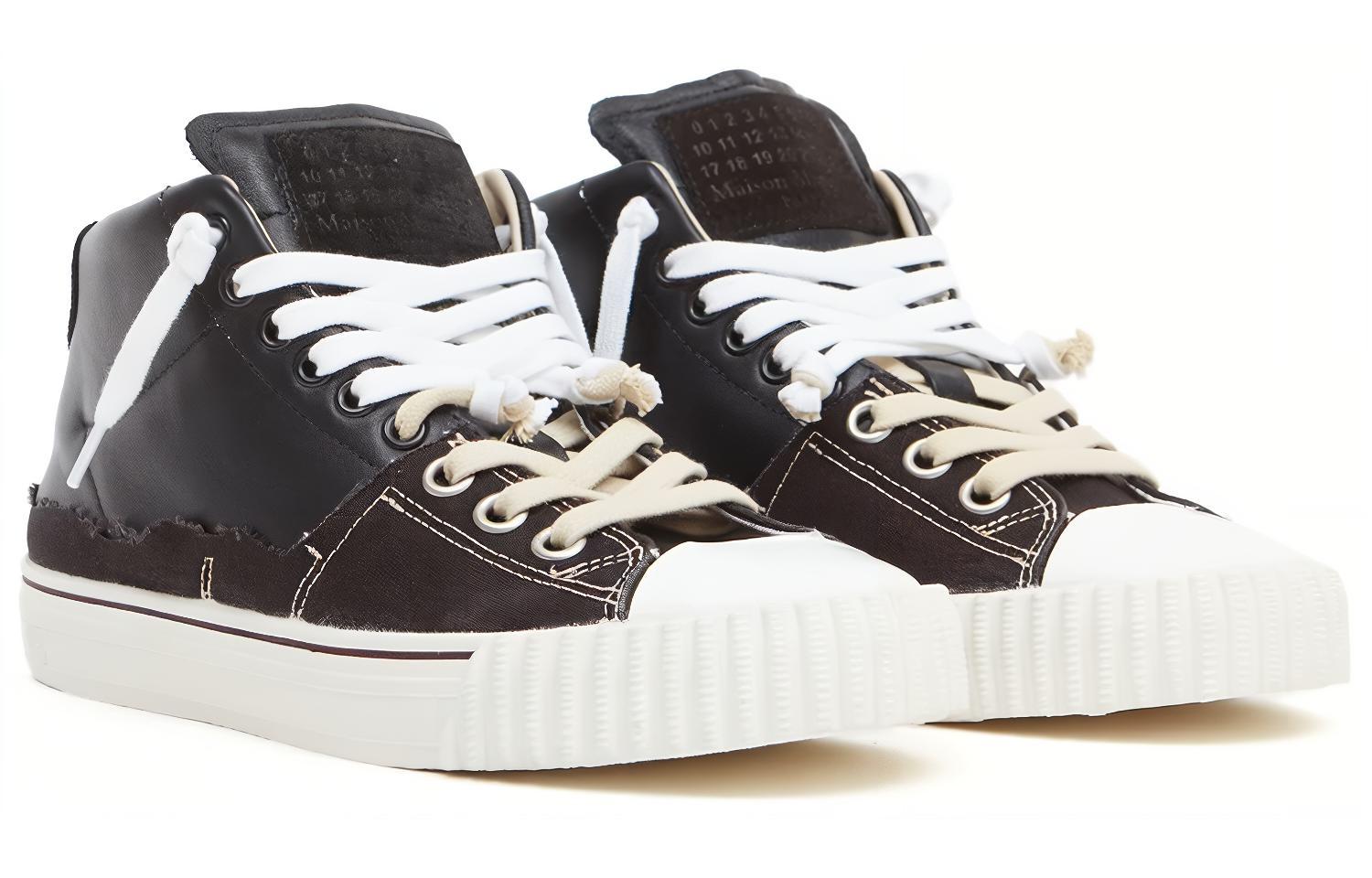 Lookbook (W) Maison Margiela Evolution High ''Zwart Leer'' S58WS0235P5063H8588