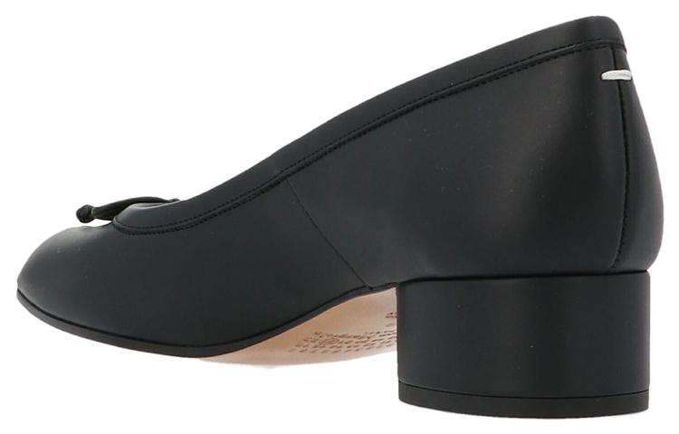 Lookbook (W) 메종 마르지엘라 블랙 카프스킨 하이탑 스니커즈 S58WZ0044P3753T8013