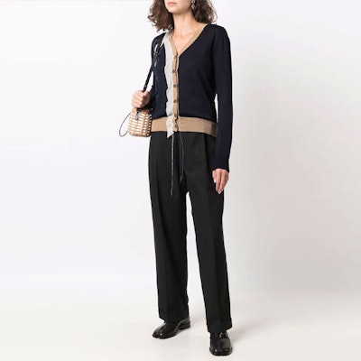 (W) Cárdigan de lana azul con cuello en V Maison Margiela FW21. S51HA1122S17800002F Lookbook (W) Cárdigan de lana azul con cuello en V Maison Margiela FW21. S51HA1122S17800002F