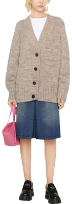 (W) Maison Margiela FW22 Kardigan Rajut Oversized V-Leher Coklat. SI0GP0004S17802119M Lookbook (W) Maison Margiela FW22 Kardigan Rajut Oversized V-Leher Coklat. SI0GP0004S17802119M