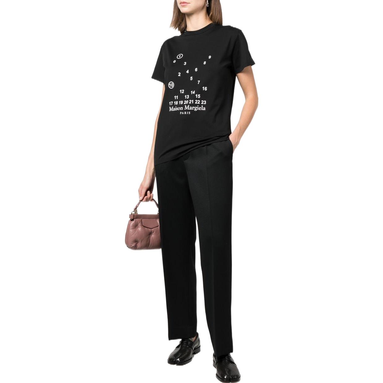 Lookbook (W) Maison Margiela FW22 Wanita Kaos Hitam Grafis Lengan Pendek Regular S51GC0516S22816900