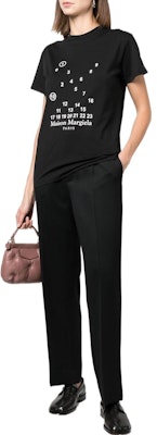 (W) Maison Margiela FW22 Wanita Kaos Hitam Grafis Lengan Pendek Regular S51GC0516S22816900 Lookbook (W) Maison Margiela FW22 Wanita Kaos Hitam Grafis Lengan Pendek Regular S51GC0516S22816900