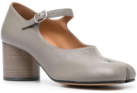 (W) Maison Margiela 灰色皮革时尚搭扣粗跟鞋 S34WL0021P3753T8135 Shop (W) Maison Margiela 灰色皮革时尚搭扣粗跟鞋 S34WL0021P3753T8135