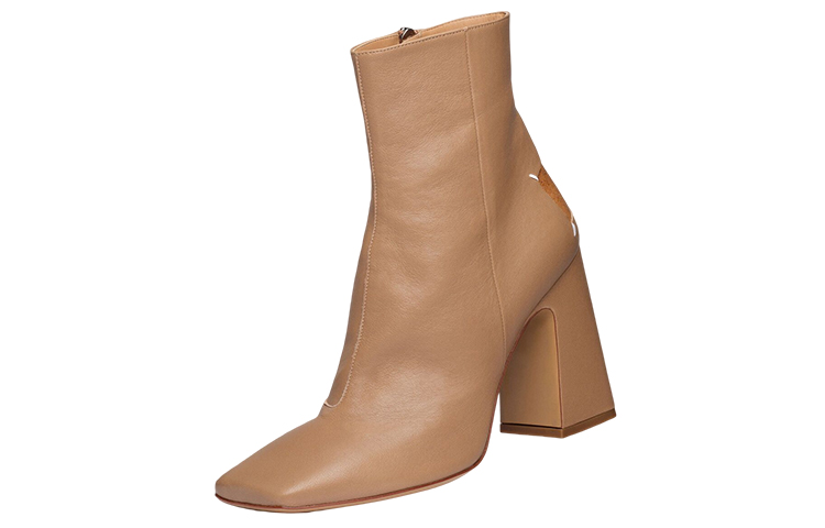 Lookbook (W) 메종 마르지엘라 아몬드 가죽 앵클부츠 S58WU0385P3753T2172