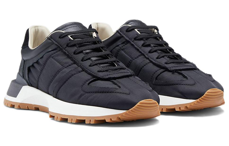 Order (W) メゾン マルジェラ レトロ ランナー エボリューション (ブラック) S58WS0213-P4341-T8013