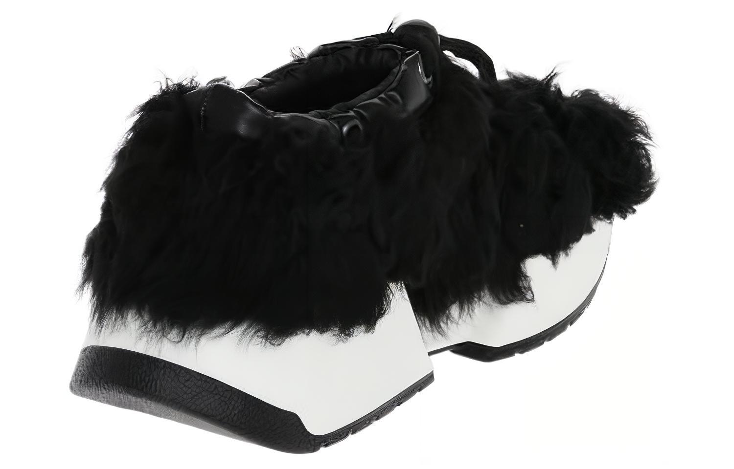 Shop (W) Maison Margiela Slip-On 'Hitam' S40WS0183P3740T8013