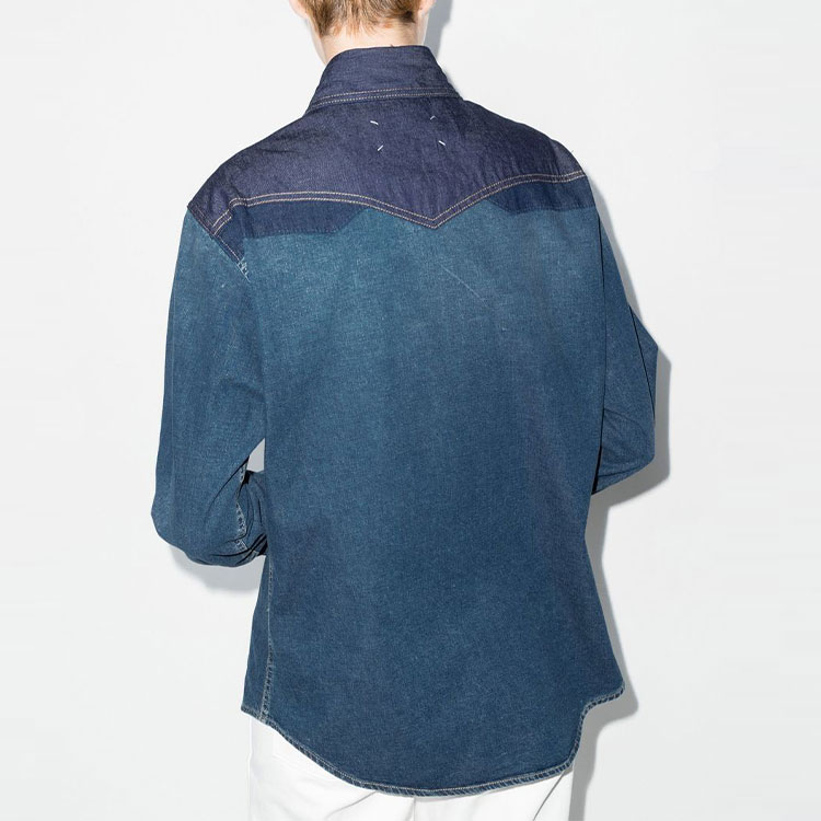 Shop (W) Maison Margiela SS22 藍色拼色牛仔襯衫按钮式开襟设计。 S50DL0503S30815