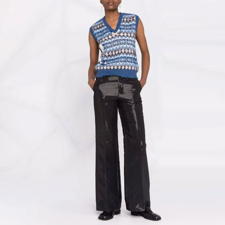 Lookbook (Women) Maison Margiela SS22 Distressed V-Neck Sleeveless Wool Sweater Women Blue. S31GP0093S17905001J