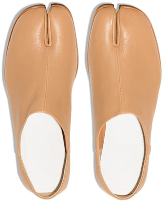 (W) Maison Margiela Tabi 'Bare Brown' Sepatu Coklat Muda S58WR0033P3753T4091 Lookbook (W) Maison Margiela Tabi 'Bare Brown' Sepatu Coklat Muda S58WR0033P3753T4091