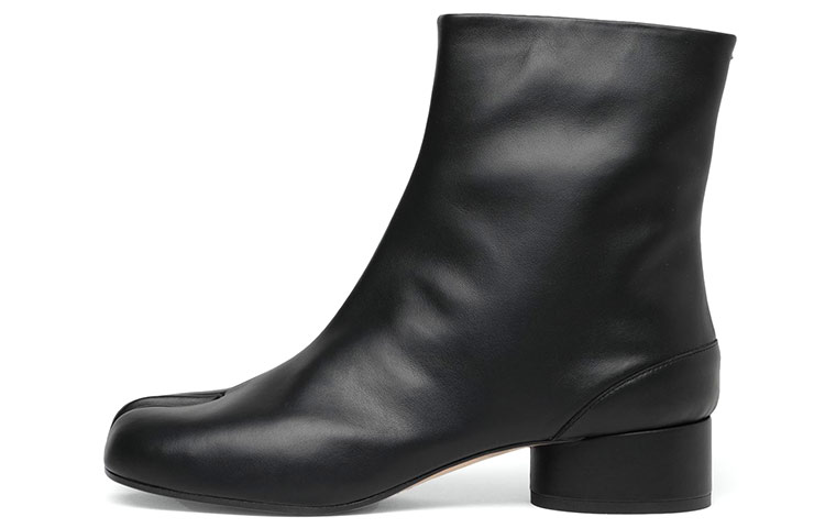 (W) Maison Margiela Tabi 'Black Calfskin'