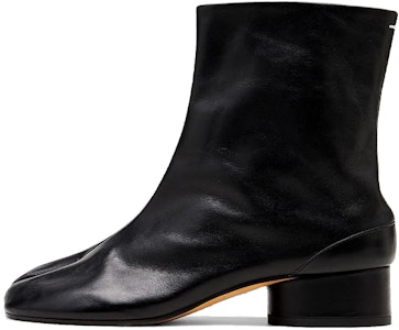 (W) 메종 마르지엘라 타비 블랙 캐주얼 부츠 (Maison Margiela Tabi 블랙 캐주얼 부츠 is shorter if needed) S58WU0273P4322H1644 Buy (W) 메종 마르지엘라 타비 블랙 캐주얼 부츠 (Maison Margiela Tabi 블랙 캐주얼 부츠 is shorter if needed) S58WU0273P4322H1644