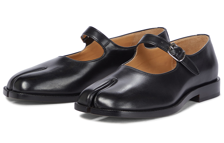 (W) Maison Margiela Tabi 'Black Flat'