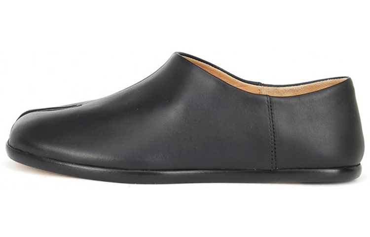 (W) Maison Margiela Tabi 'Black Leather Split-Toe'