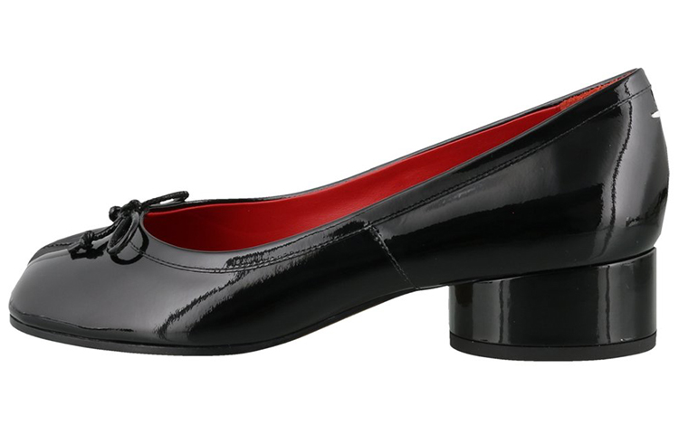 (W) Maison Margiela Tabi 'Black Minimalist Split-Toe High Heel'