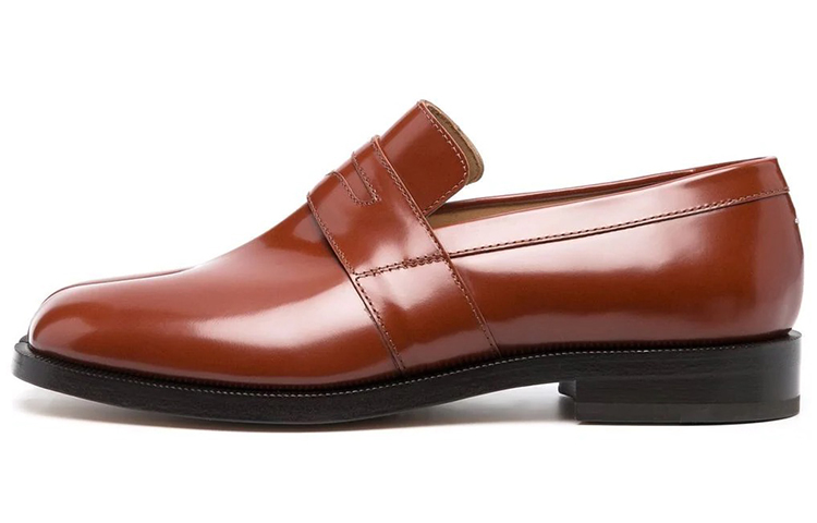 Buy (W) 메종 마르지엘라 타비 브라운 로퍼 (Maison Margiela Tabi brown loafers) S58WR0035PS679T2253