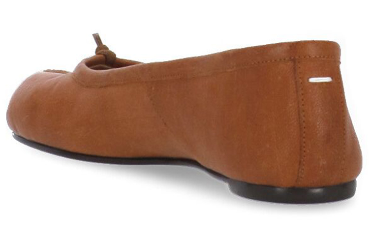 Lookbook (W) Maison Margiela Tabi ''Bruine Leren Instapper'' S58WZ0042PR058T2335