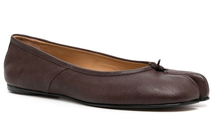 Lookbook (W) Maison Margiela Tabi ''Mocassin Cuir Marron'' S58WZ0042PR058T2186
