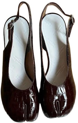 (W) Maison Margiela Tabi 'Burgundy Buckle' Sepatu pria wanita Burgundy Buckle S39WL0113P3837T2271 Shop (W) Maison Margiela Tabi 'Burgundy Buckle' Sepatu pria wanita Burgundy Buckle S39WL0113P3837T2271