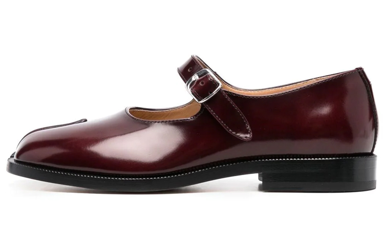 (W) Maison Margiela Tabi 'Burgundy Leather Flats'