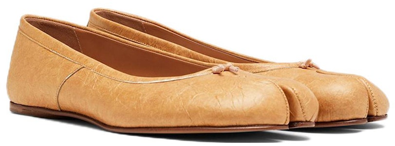 (W) 메종 마르지엘라 타비 '카멜' (Maison Margiela Tabi 'Camel') S58WZ0042P4717T2141 Lookbook (W) 메종 마르지엘라 타비 '카멜' (Maison Margiela Tabi 'Camel') S58WZ0042P4717T2141