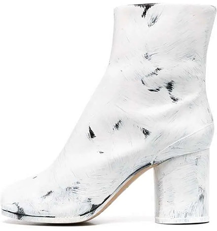 women-maison-margiela-tabi-painted-leather-ankle-boot-white-s58-wu-0260-p3838-h1532