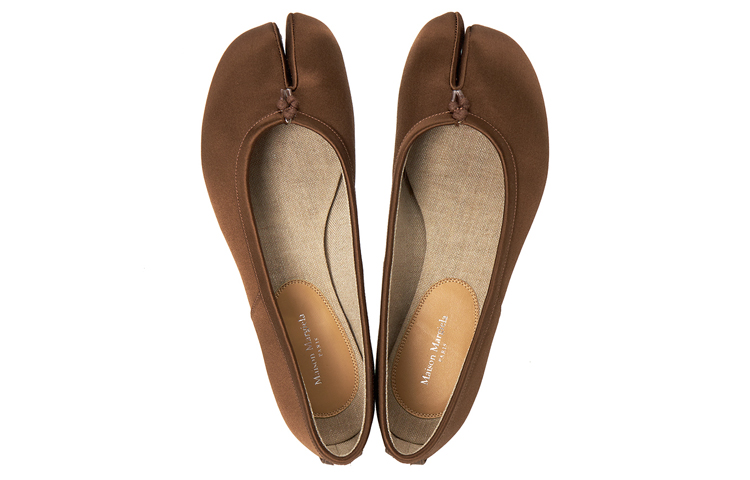 Shop (W) Maison Margiela Tabi 'Satin Split-Toe Flat Coklat' S58WZ0117P5125T2256