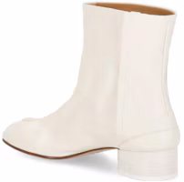 Lookbook (W) Maison Margiela Tabi 'Boot Ankle Bulu Domba Putih' S58WU0273P3753T1003