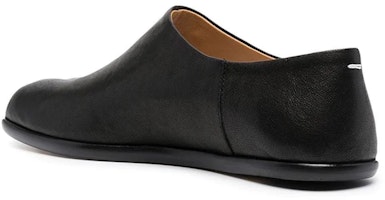 (W) Loafers Maison Margiela Tabi Babouche 'Hitam' S58WR0033-P3753-T8013 Lookbook (W) Loafers Maison Margiela Tabi Babouche 'Hitam' S58WR0033-P3753-T8013
