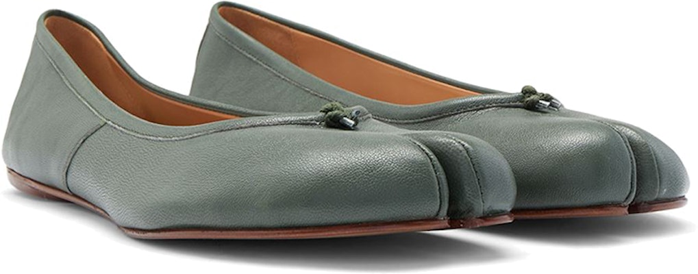 (W) 메종 마르지엘라 타비 발레리나 슈즈 ''밀리터리 그린'' S58WZ0042P3753T7166 Lookbook (W) 메종 마르지엘라 타비 발레리나 슈즈 ''밀리터리 그린'' S58WZ0042P3753T7166