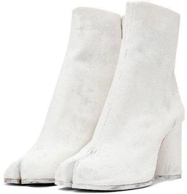 (W) Maison Margiela Tabi Bianchetto Wit ''Afgedragen Gespleten-teen Laars'' S58WU0260P4040H8623 Lookbook (W) Maison Margiela Tabi Bianchetto Wit ''Afgedragen Gespleten-teen Laars'' S58WU0260P4040H8623