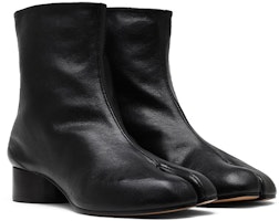 (W) Boot Maison Margiela Tabi 'Hitam' S58WU0273-P3753-T8013 Lookbook (W) Boot Maison Margiela Tabi 'Hitam' S58WU0273-P3753-T8013